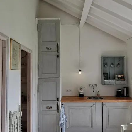 Le Petit Morel Nyaraló *