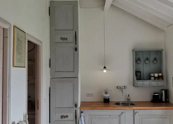 Le Petit Morel Nyaraló *